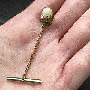 VTG tie tac